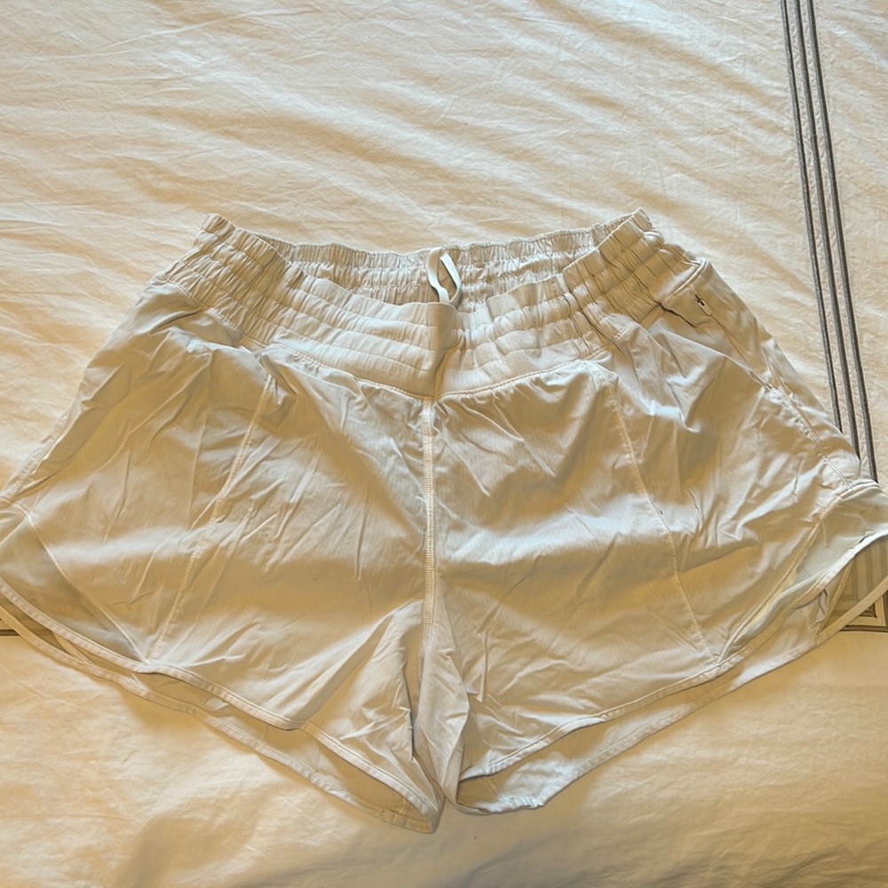 Lululemon Hotty Hot Shorts High-Rise 4 Inch White